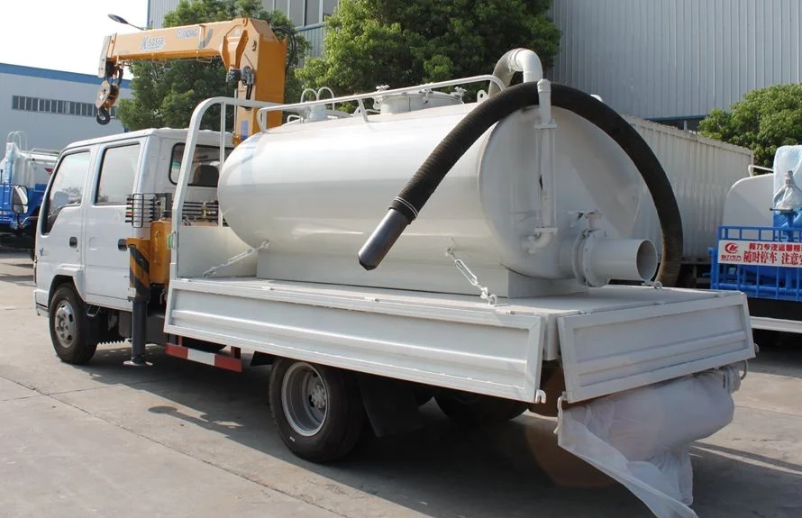 4x2 Japan brand elf 2 ton mini cantilever crane with sewage suction truck