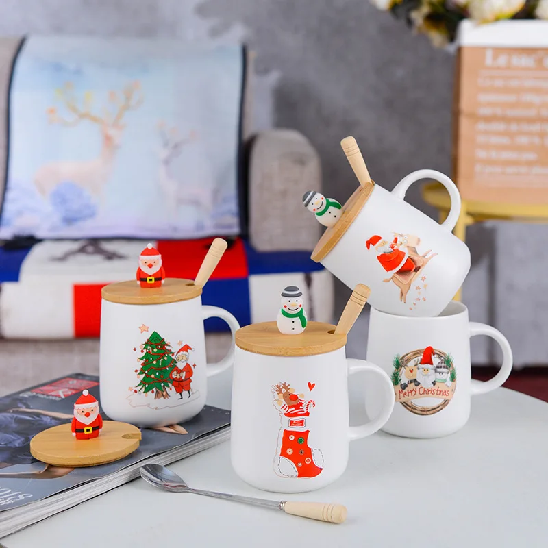 Оптовая продажа рождественские подарки набор керамических кружек для кофе милые фарфоровые украшения в виде Санты кружки керамические с крышкой и ложкой