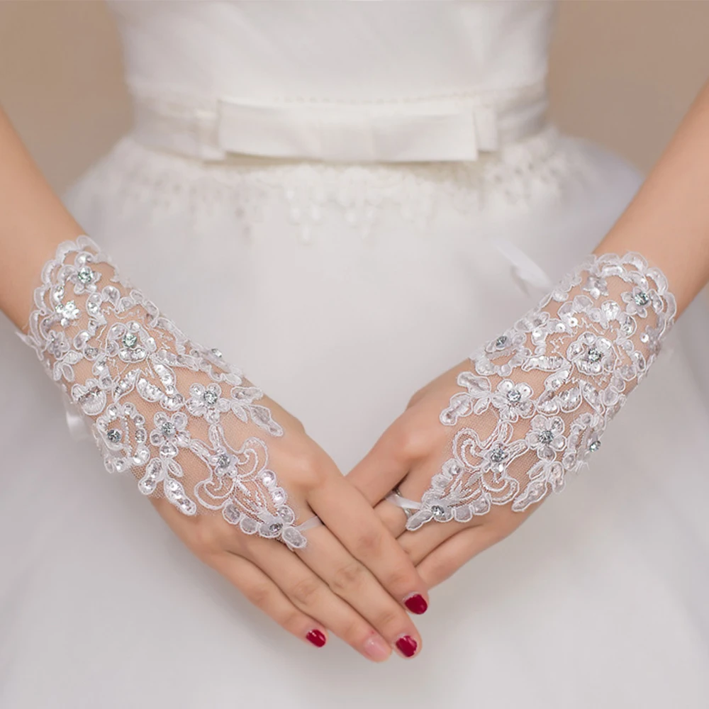 New Short Fingerless Lace Bridal Wedding Gloves Women Wedding Accessories Embroidered Bridal Tulle Hand Gloves Wrist Length