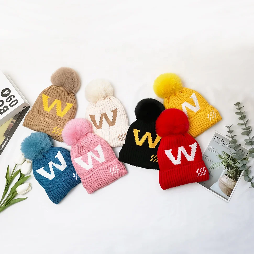 Вязаные шапки для мальчиков и девочек, детская зимняя теплая шапка с начесом и подкладкой, Шапка-бини с жаккардовыми буквами для малышей на заказ с помпоном