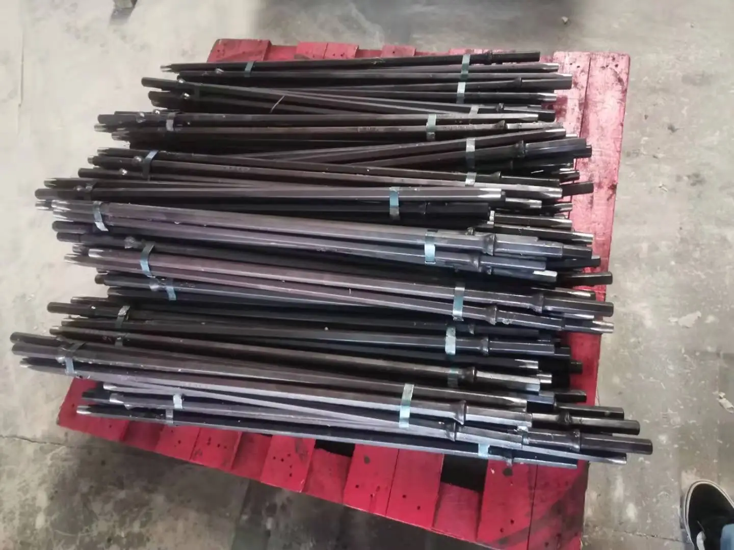 Professional manufacturer DTH 1-5m  drill rod pipe for mine rock drilling for sale