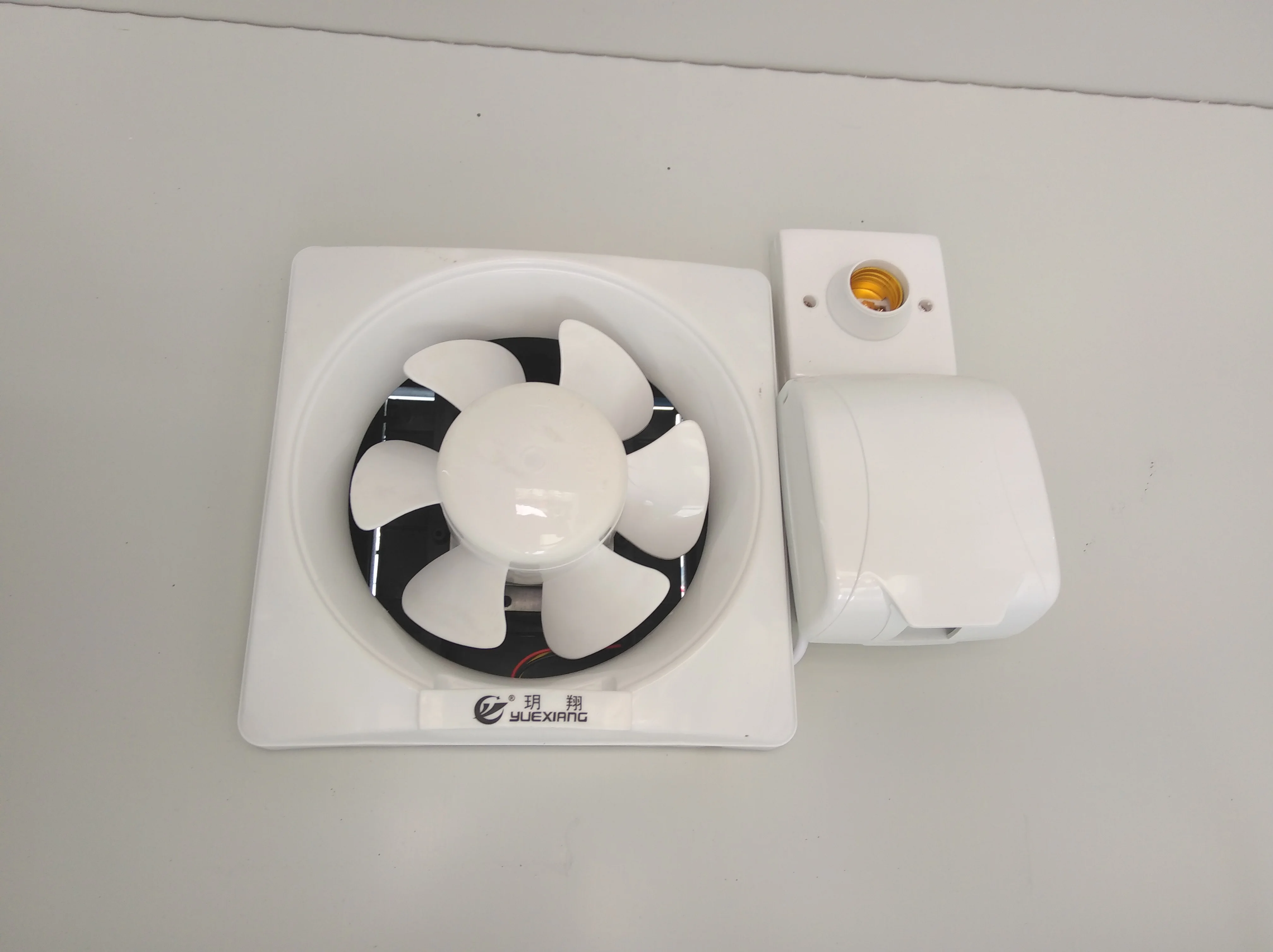 China Prefabricated Bathroom Design Outdoor Portable Toilets Mobile Shower Room