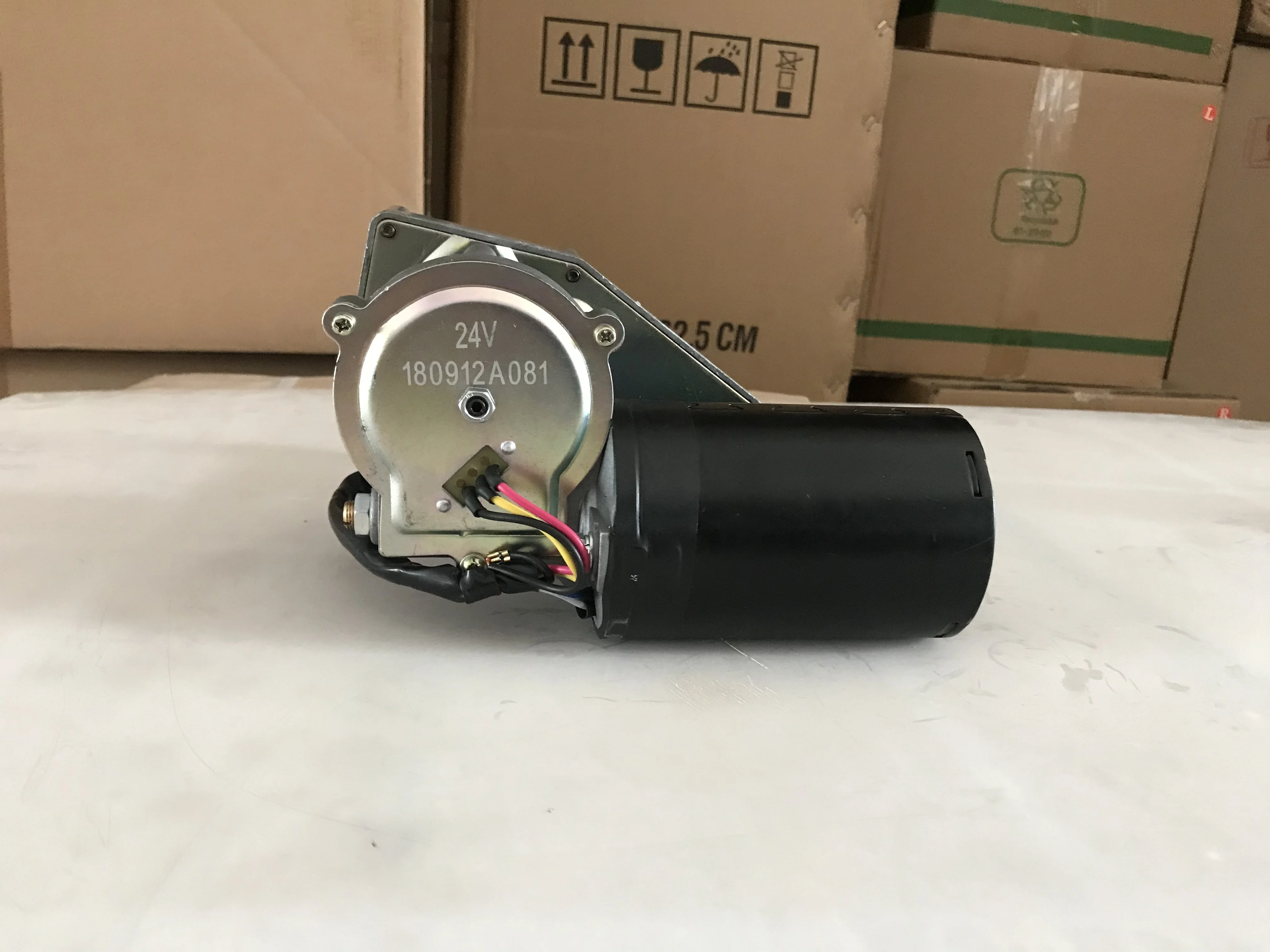 WIPER MOTOR W/BRACKET 80W 24V/12V bus parts city bus bus wiper blade HC-B-48027