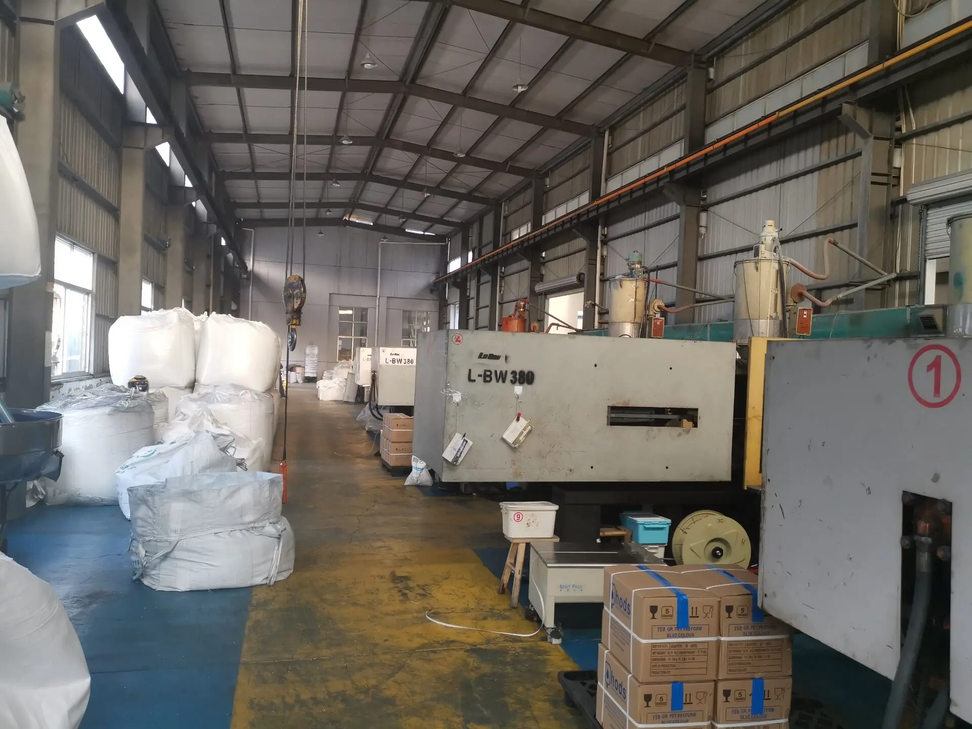 700g 5 gallon  PET bottle Preform  19L 20L water bottle preform 20L dispensor bottle preform price