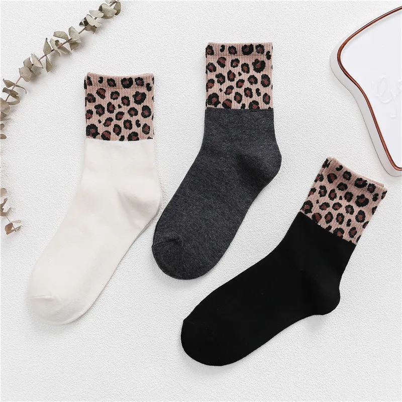 New design hot sale leopard cotton crew socks fashion  custom casual crew socks kniitted one size ladies socks