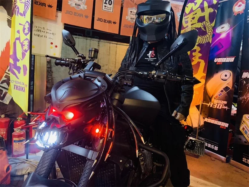 Motorcycle Costume Predator Helmet Full Face Iron Warrior Flip Up Cool Helmet with light
