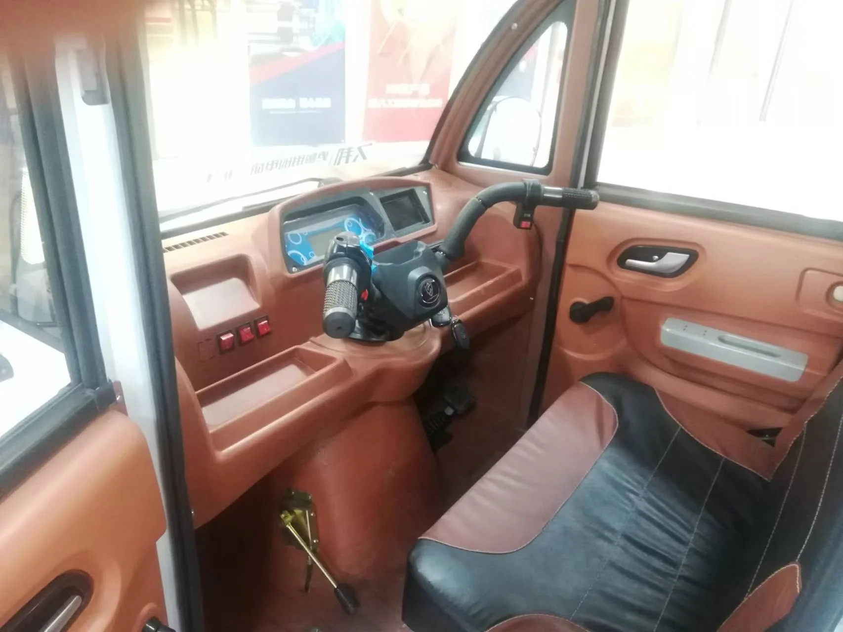 2022 Hot Sale Factory Price 1000W ELectric Tuk Tuk for Sale