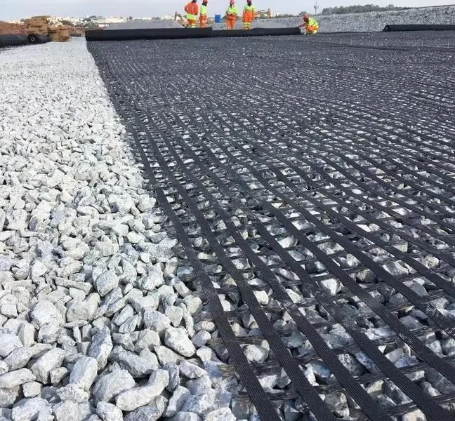 factory low price	50KN Glass Fiberglass Geogrid Asphalt Geogrid by Karl Mayer Machine