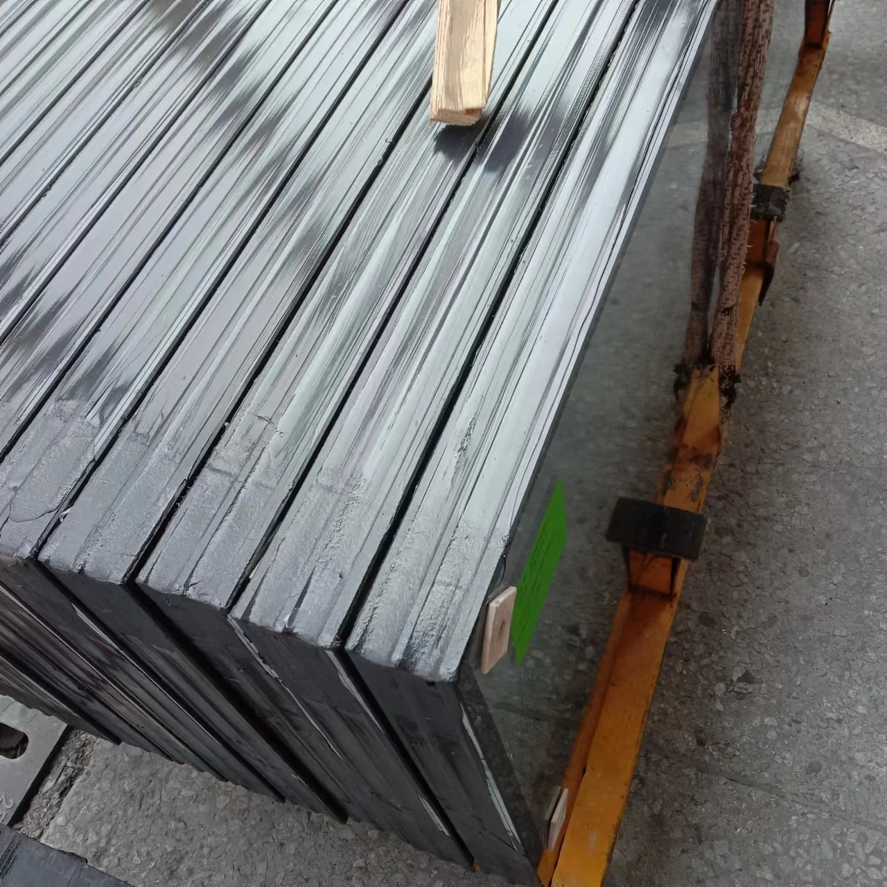 China professional manufacturing glass factory custom 6mm+12A+6mm  insulating glass with curtain and railing