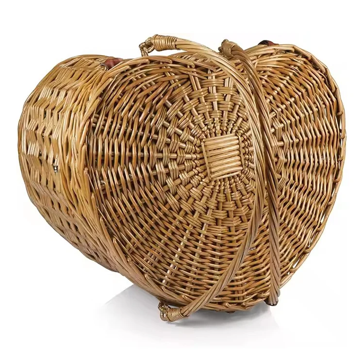 Customized Woven Basket Large Capacity Food Storage Basket Heart Shaped Wicker Picnic Basket With Lid