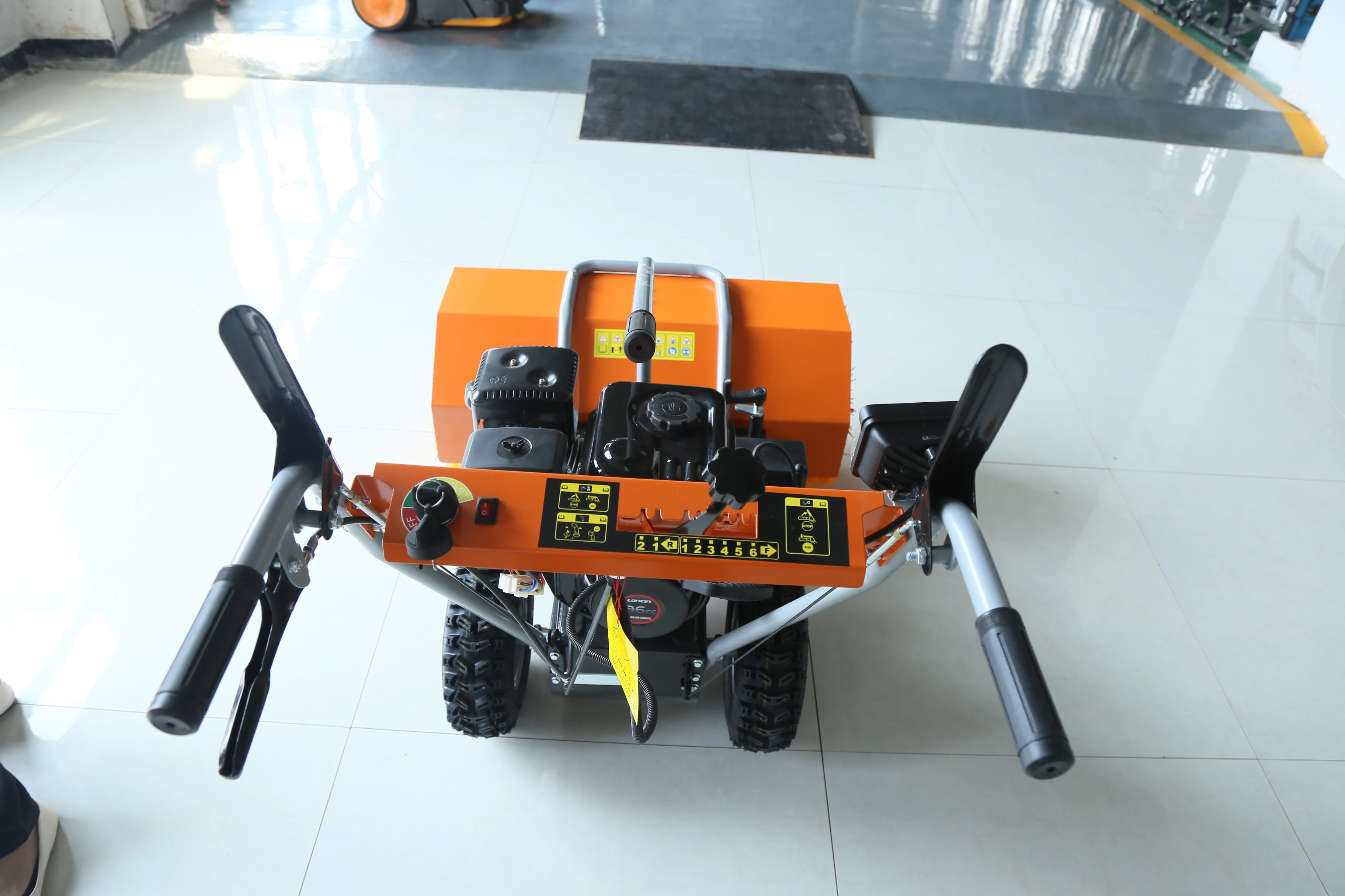 Electric Start Hand Push Self-Propelled Snow Removal Equipment 3 Point Gas Snow Sweeper