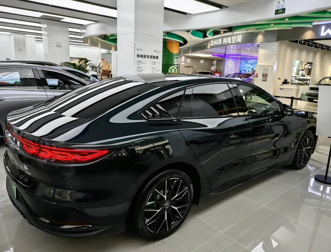 China BYD HAN EV Mid Size Hybrid Vehicle electric new car