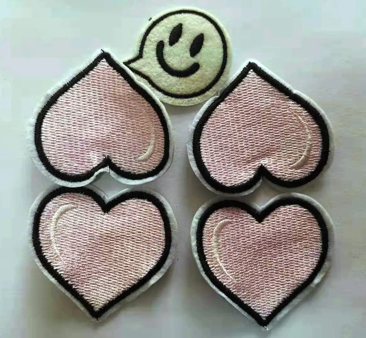 Аксессуары для одежды с вышивкой