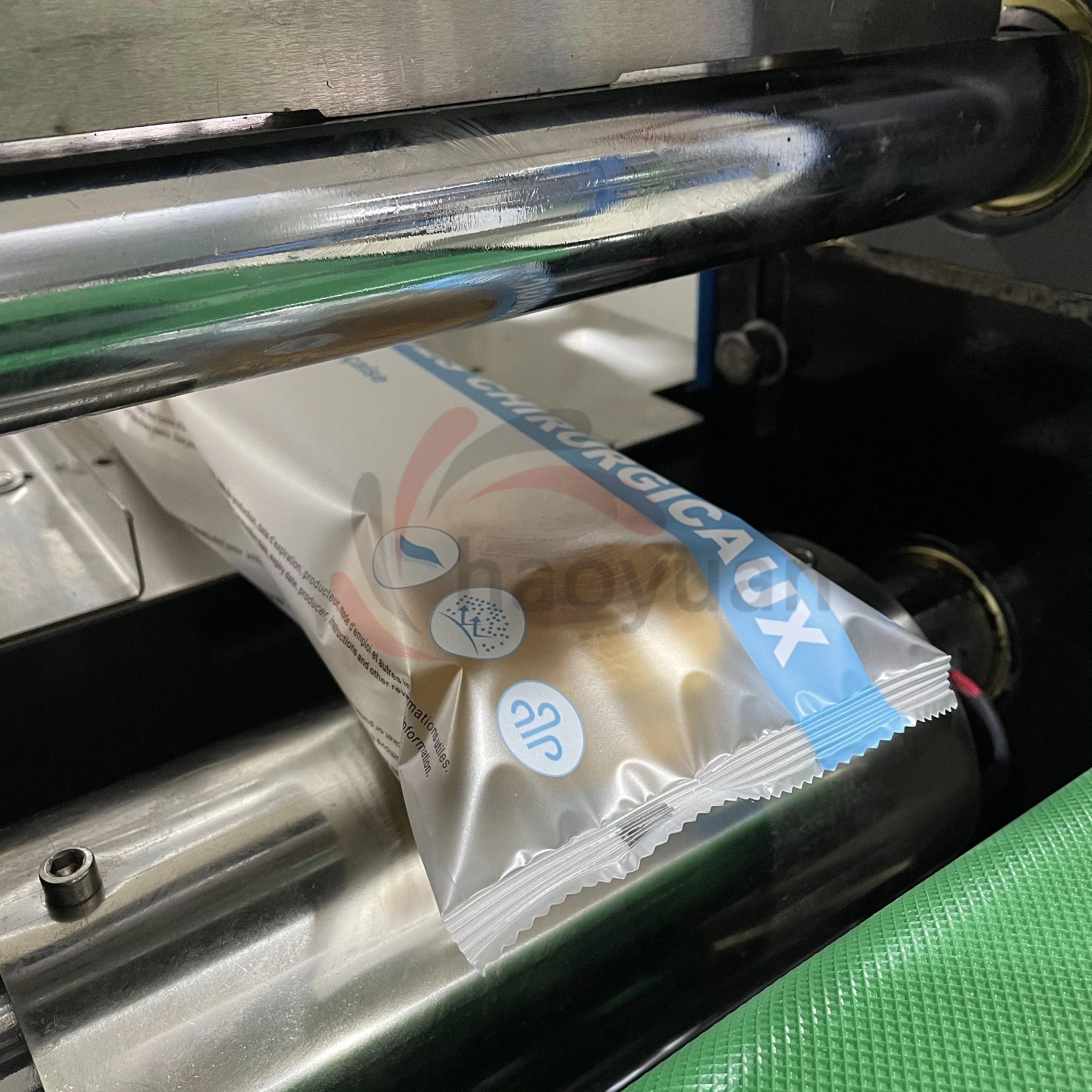 New Version Automatic Flow Chocolate protein Bars/biscuit Food Packing Machine KD-260 Haoyuan