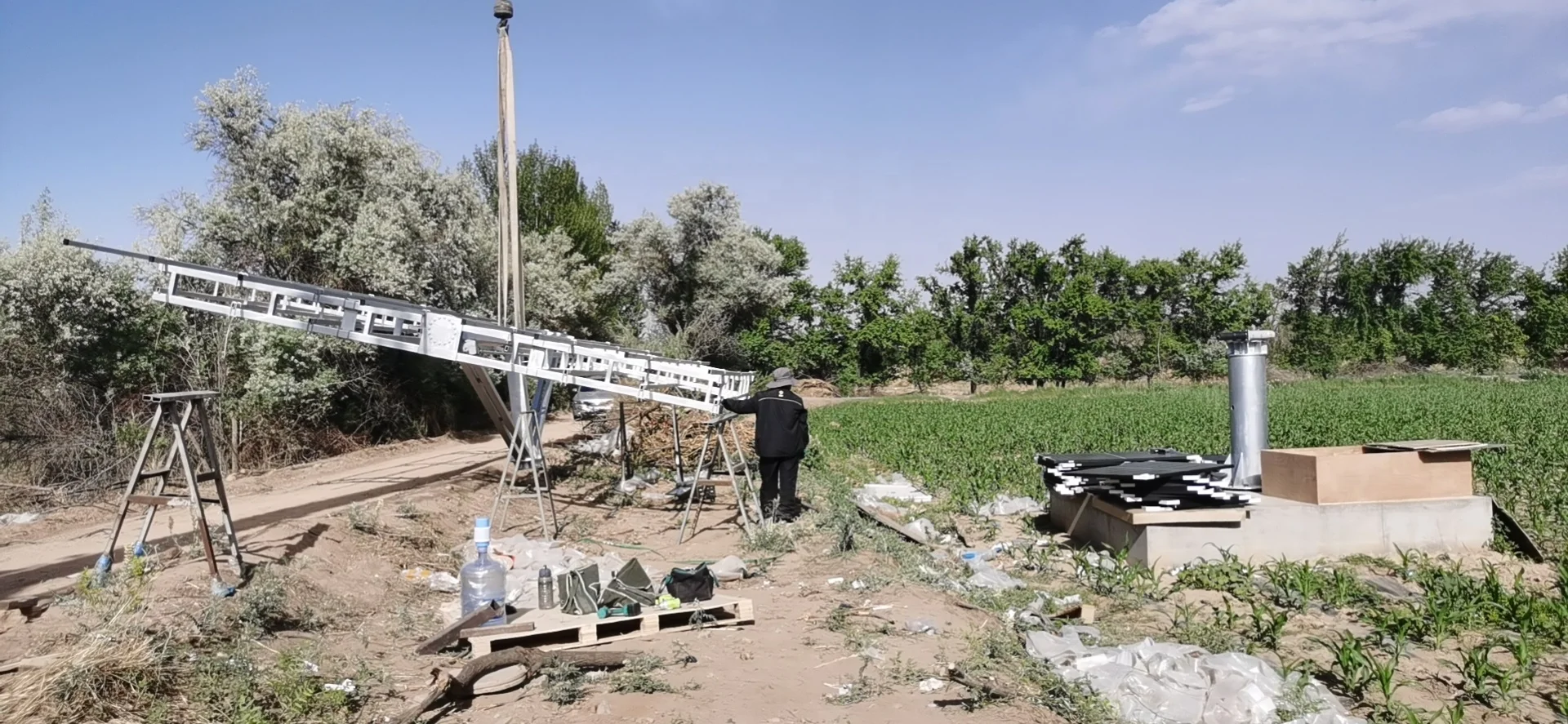 on grid  resident Dual Axis solar tracker system solar panel 12kw solar tracking system