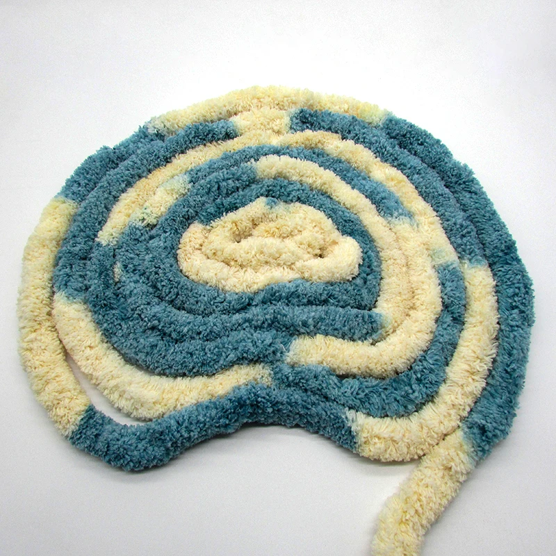 Factory direct selling hot wholesale soft yarn crochetfake for hand knitting ball super soft faux fur polyester yarn