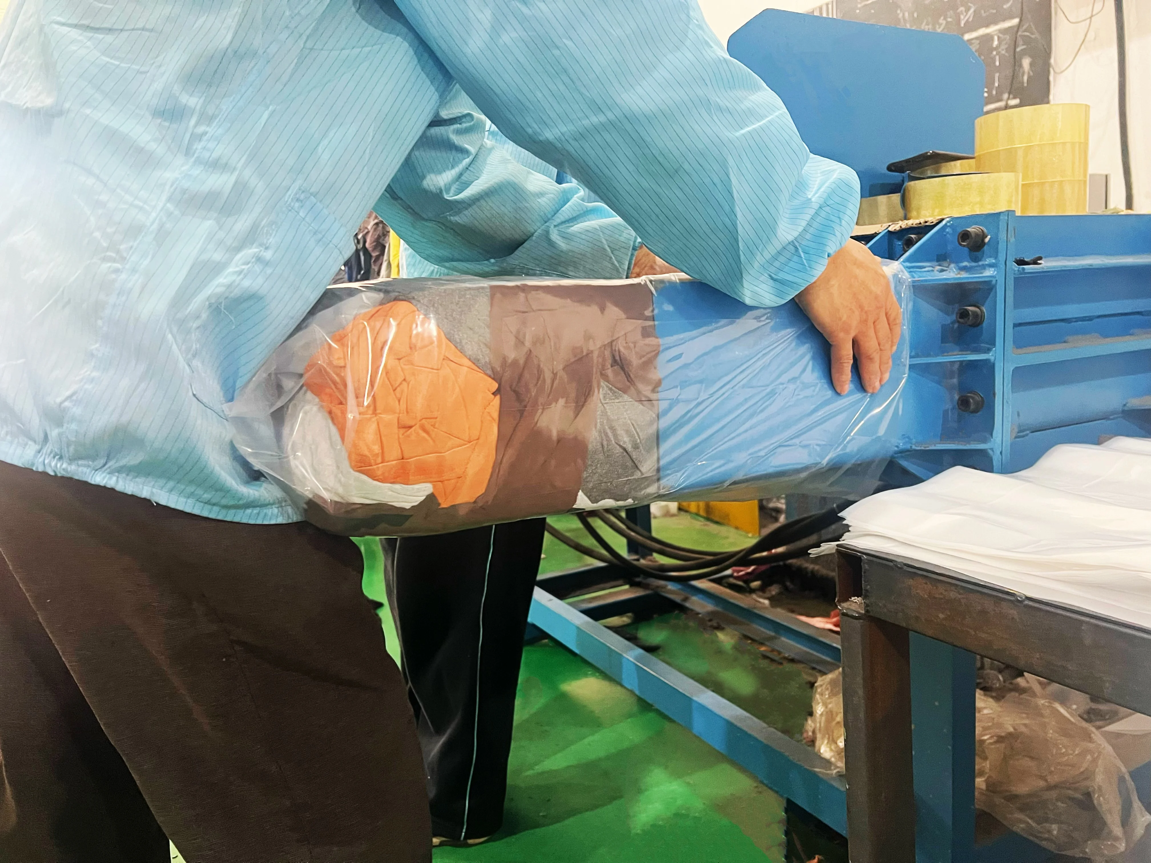 Best Price Fast Delivery Time Industrial Wiping Rag Dark Coloured T-shirt Rags 100% Cotton Rags for cleaning Textile Waste