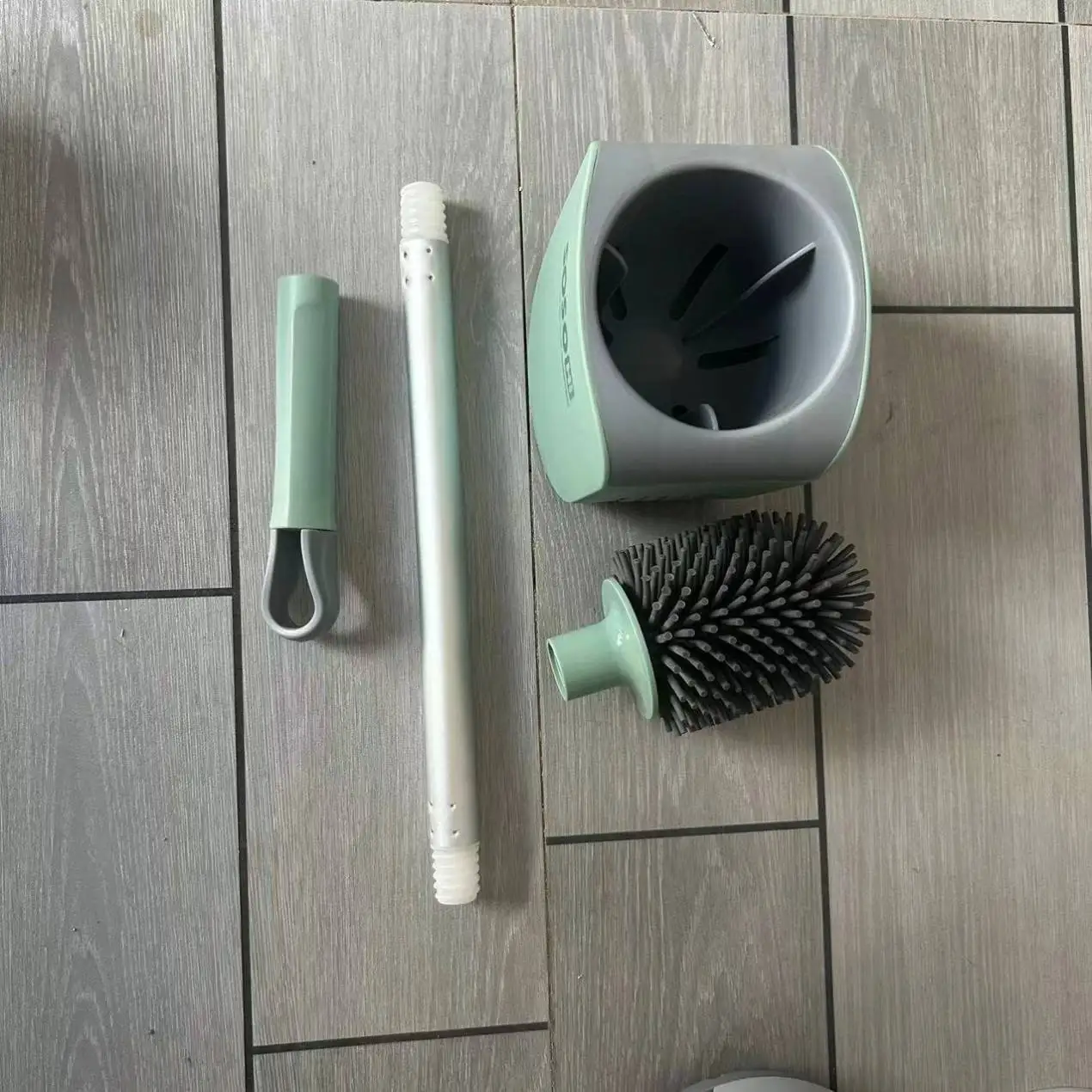 Made in China Bathroom Toilet Cleaning Brush Wall Mounted Hanging Toilet Brush and Holder Set Cute Toilet Brush