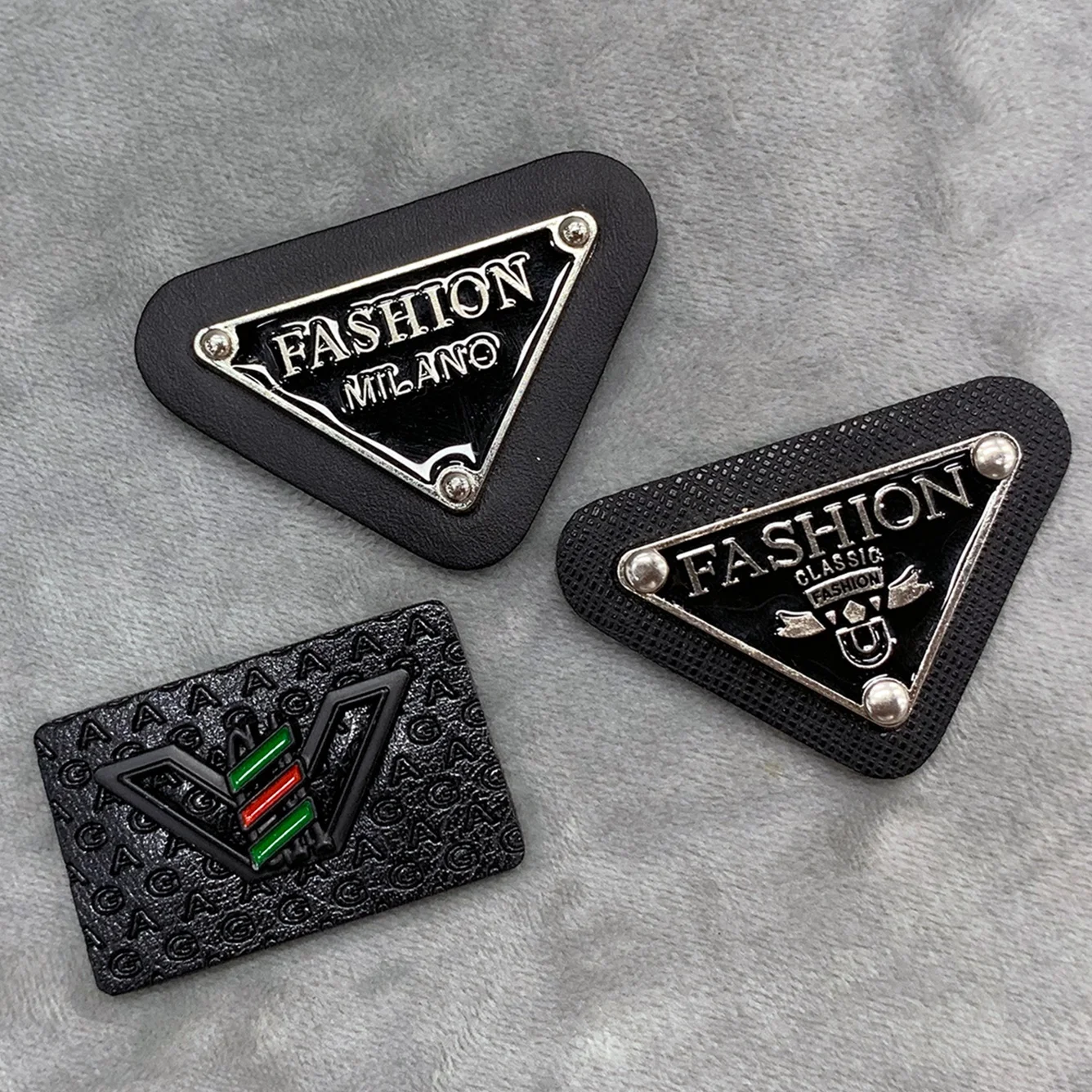 Custom Brand Engraved Tag Garment Embossed Jeans Handbags Accessories Hat Shoe Scarf Clothing Metal Logo Label Tags for Swimwear