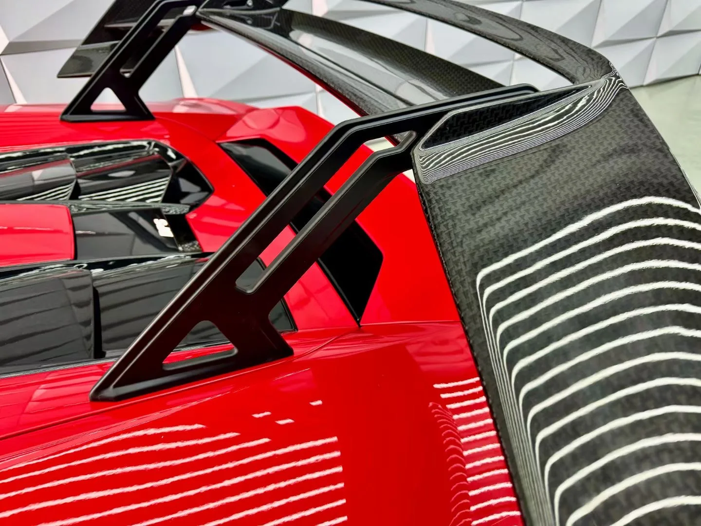 Dry Carbon Rear Spoiler For Lambo Huracan EVO Upgrade to STO Style Body Kit Rear Wing