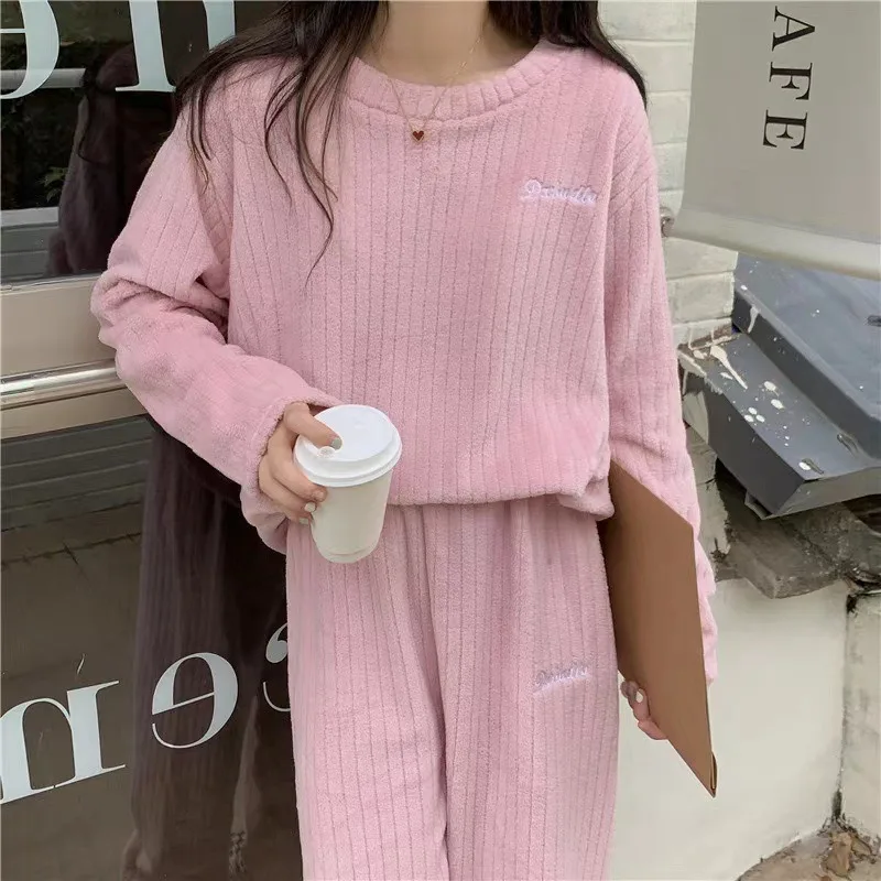 Женская зимняя пижама из кораллового флиса