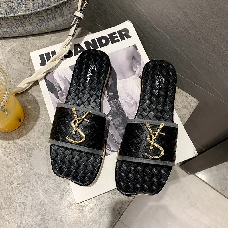 2022 Slippers Women Wear Flat-bottomed Fashion Sandals And Slippers Out in Ladies Summer Beach Shoes Seaside Flip-flops