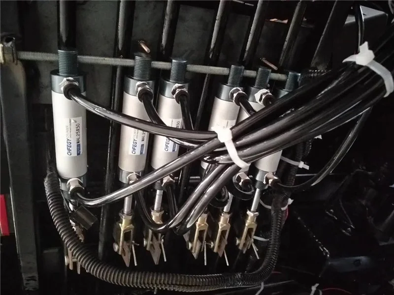 
4x2 5000kg dongfeng small tow truck wrecker 