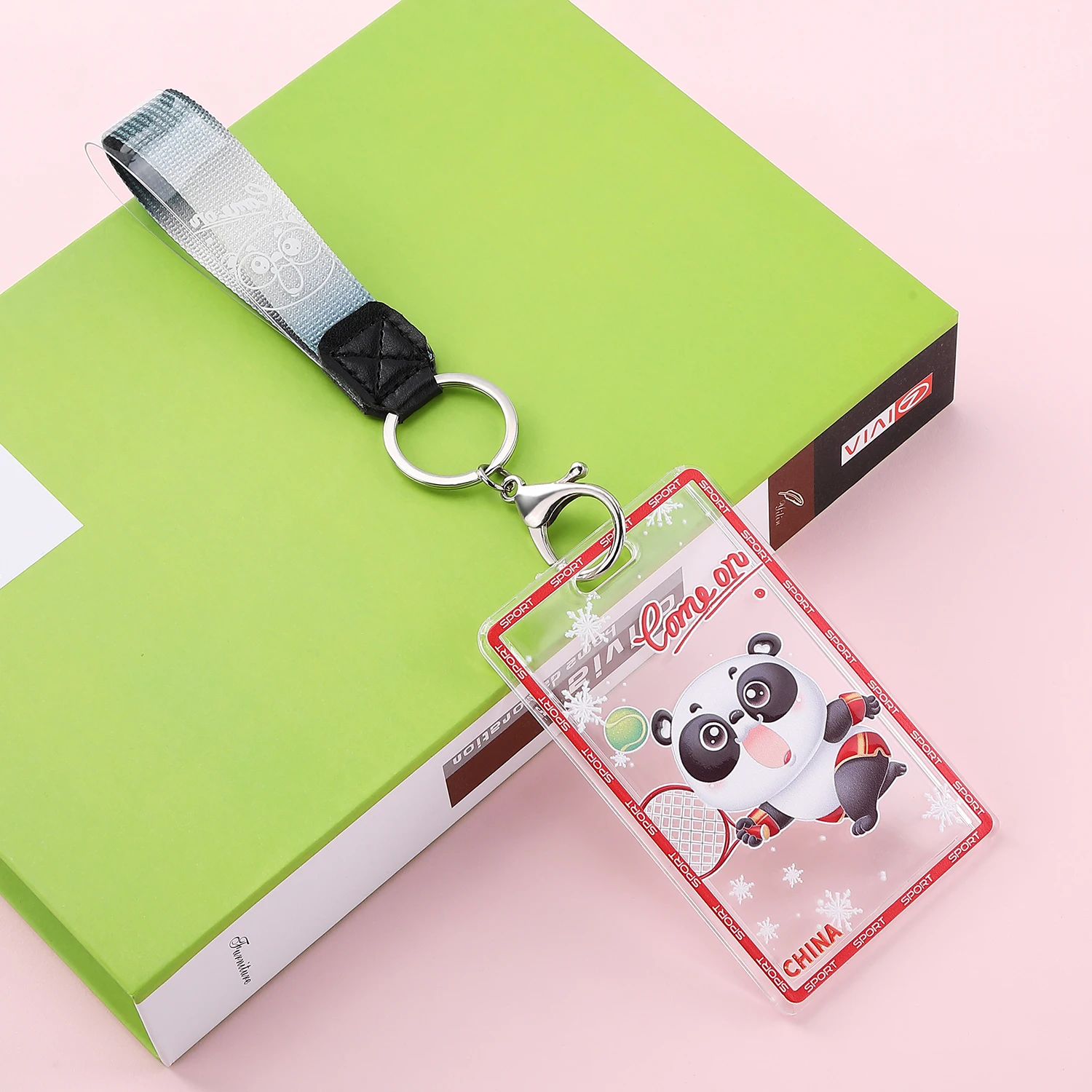 Пользовательский модный короткий шнурок из ПВХ, ремешок на запястье с акриловым держателем для карт, держатель для значков