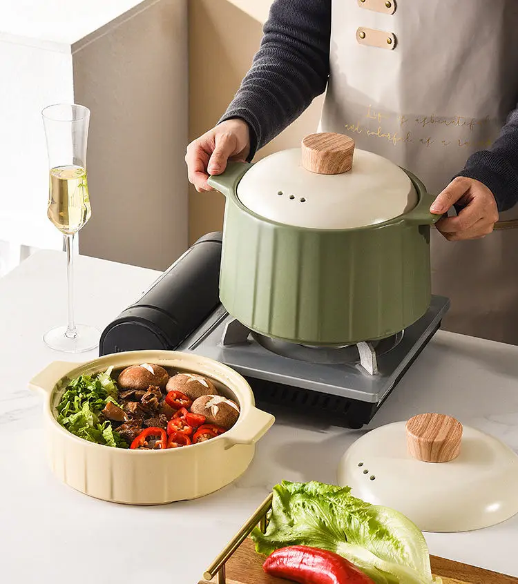 Household Wood Grain Handle Round Large Ceramic Casserole, Special Ceramic High Temperature Resistant Casserole for Gas Stove 4L