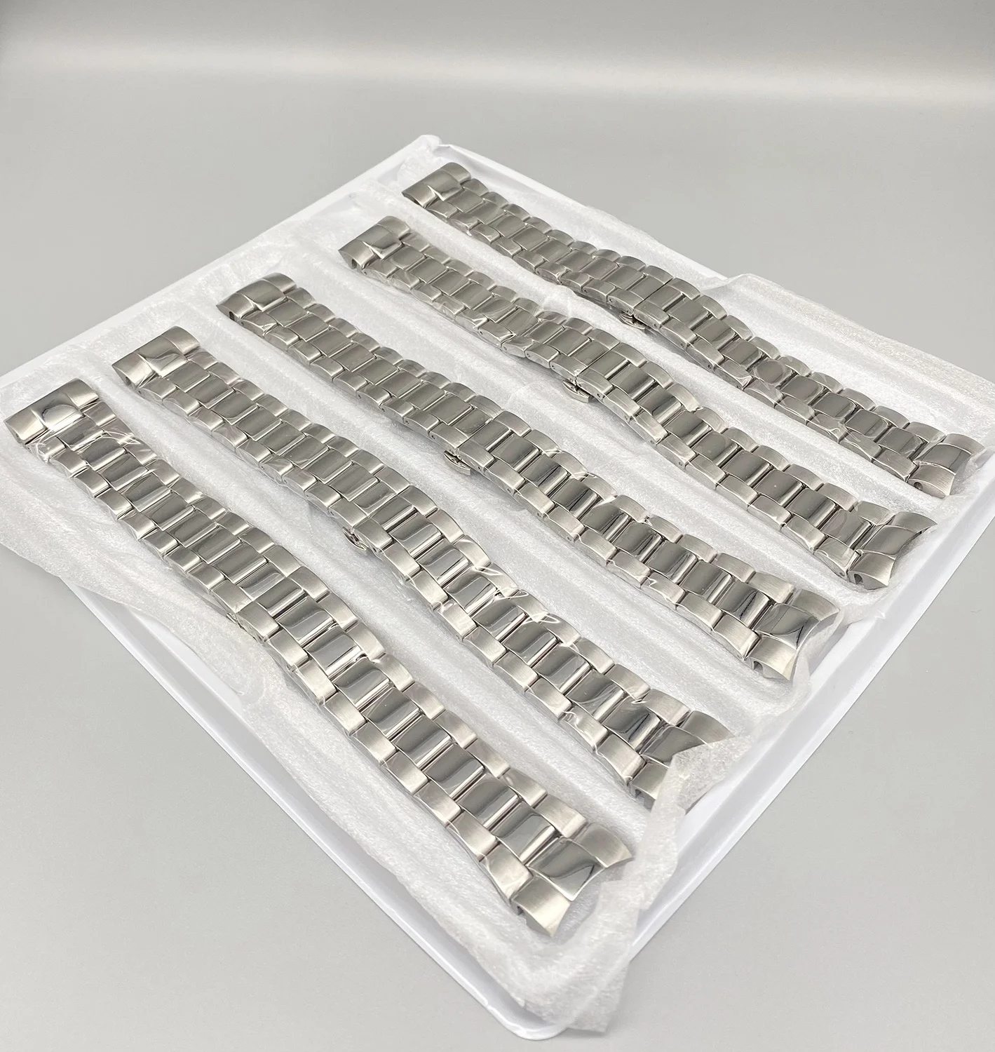 22mm Drawing Process 316 Stainless Steel Watch Band For Watches Curved Interfaces Watch Bands