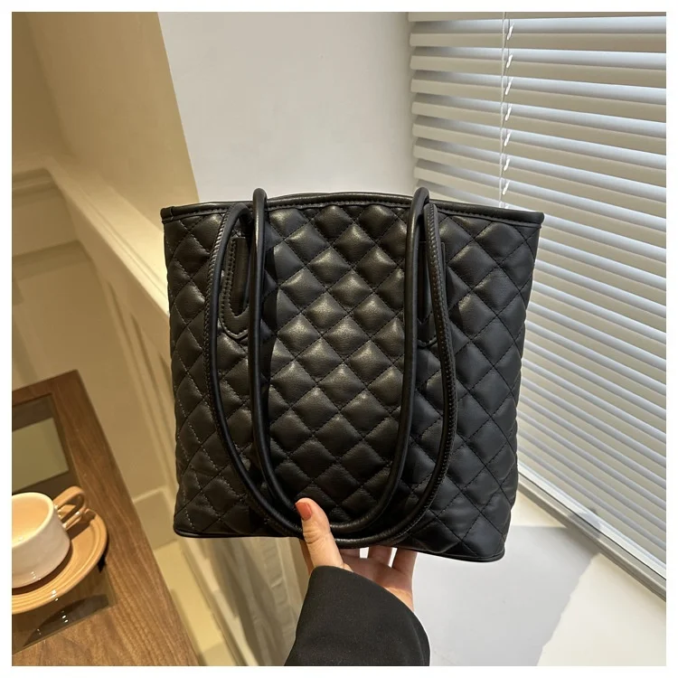 Wholesale Pure Color Rectangle Shoulder Bag Women PU Leather Underarm Bags Embroidery Rhombus Indentation Handbags for Girls