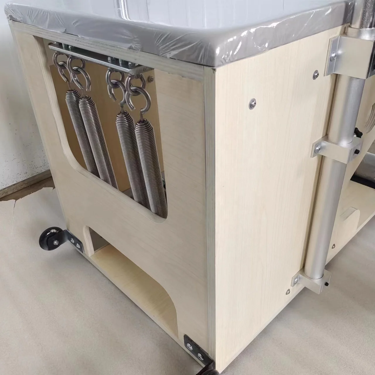 Maple Wood Studio Multi-functional Customized Exercise Body Building Fitness Yoga Pilates Wunda Chair