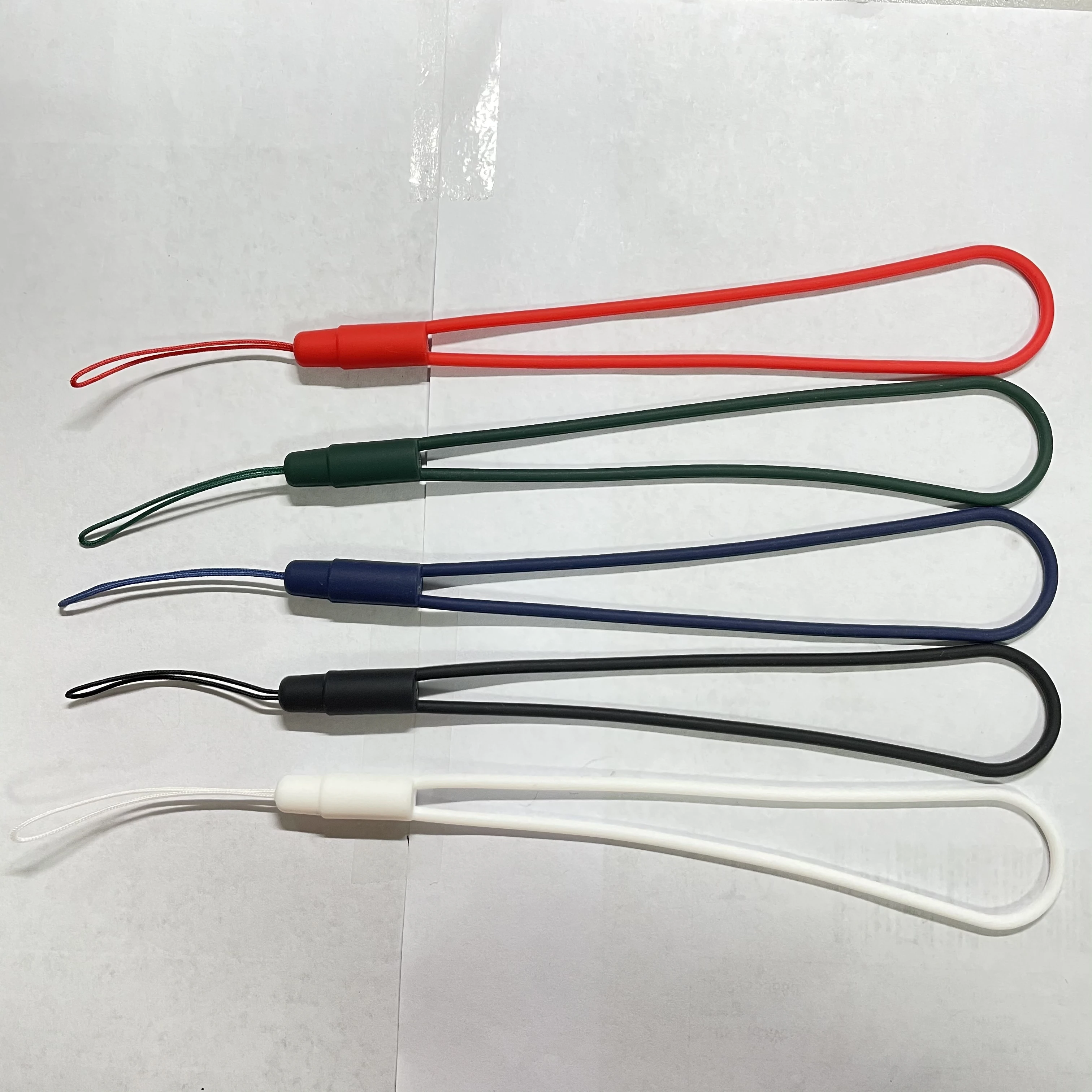 Оптовая продажа, короткий Цветной силиконовый ремешок на запястье для мобильного телефона