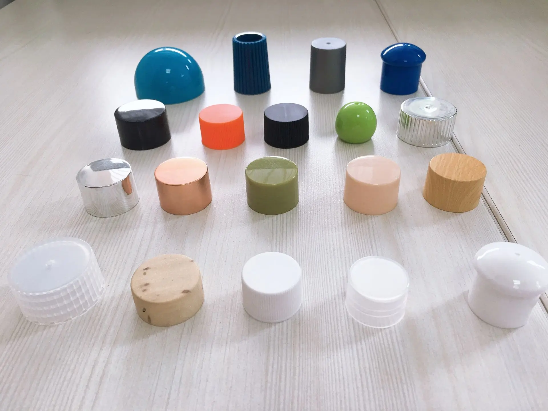 
20/415 PLASTIC SCREW MUSHROOM CAP 