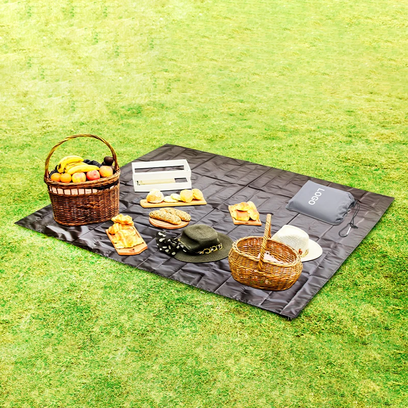 Hot Sale 210T Polyester Sand proof Waterproof Multifunctional Picnic Blanket