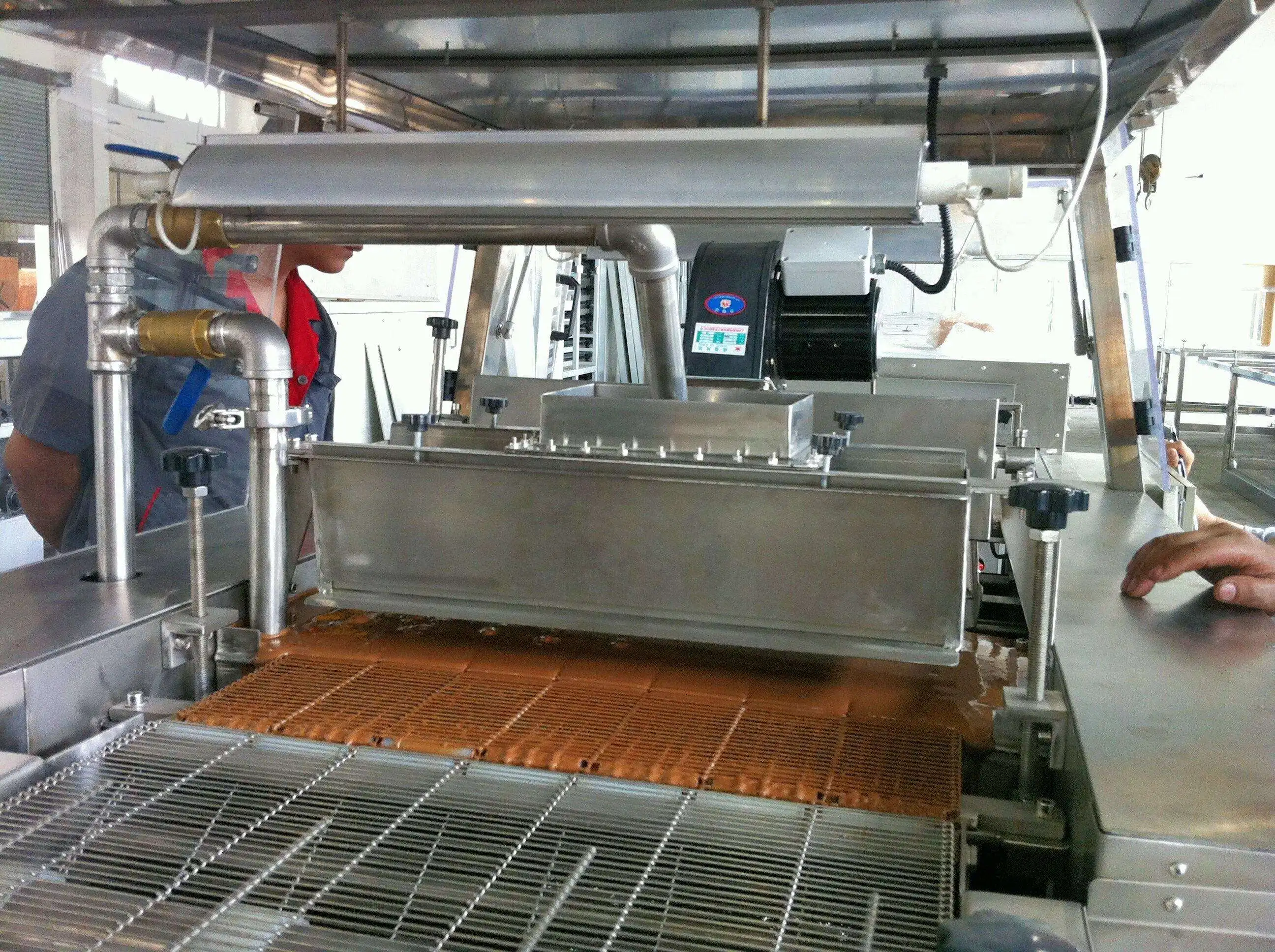 400mm One Year Warranty Automatic Chocolate Enrobing Production Line for Chocolate Coating