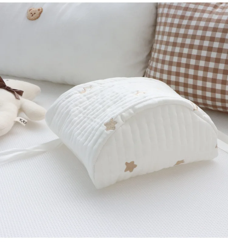 Soft Quilted hanging Storage Basket with nature cotton and embroidery for Crib and Stroller baby diaper bag