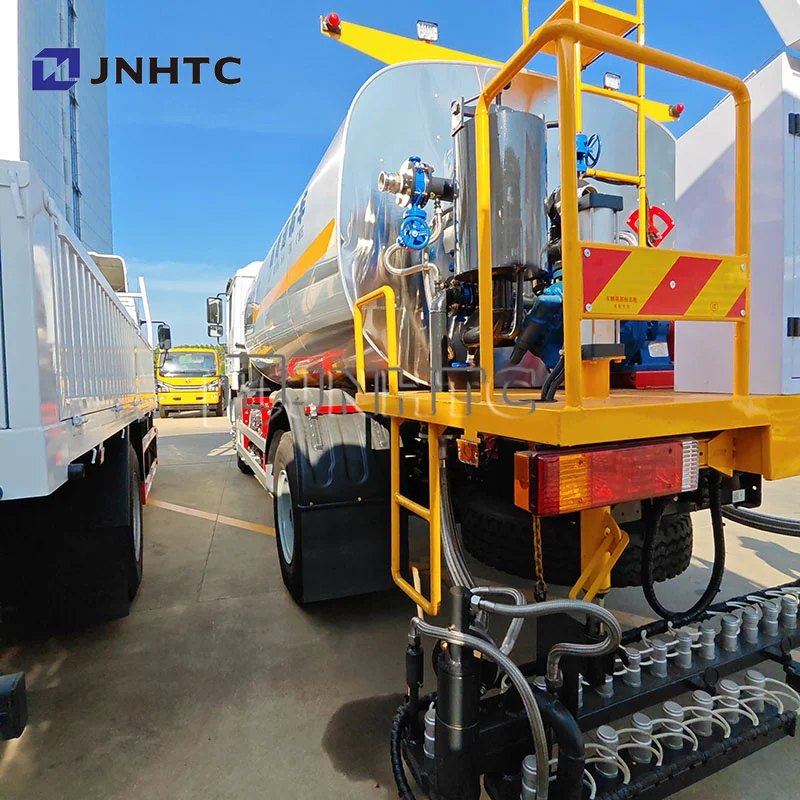 Shacman F3000 Asphalt Distribution truck For Road Construction Bitumen Sprayer