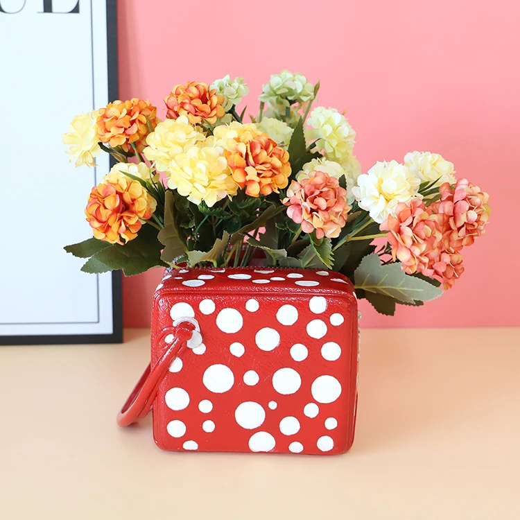 O&M Dried Flower Storage Vase Resin Bag Vase Resin Vases For Home Decor