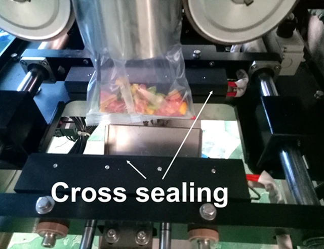 Auto 10 heads multihead weigher filling packing machine for chips snack