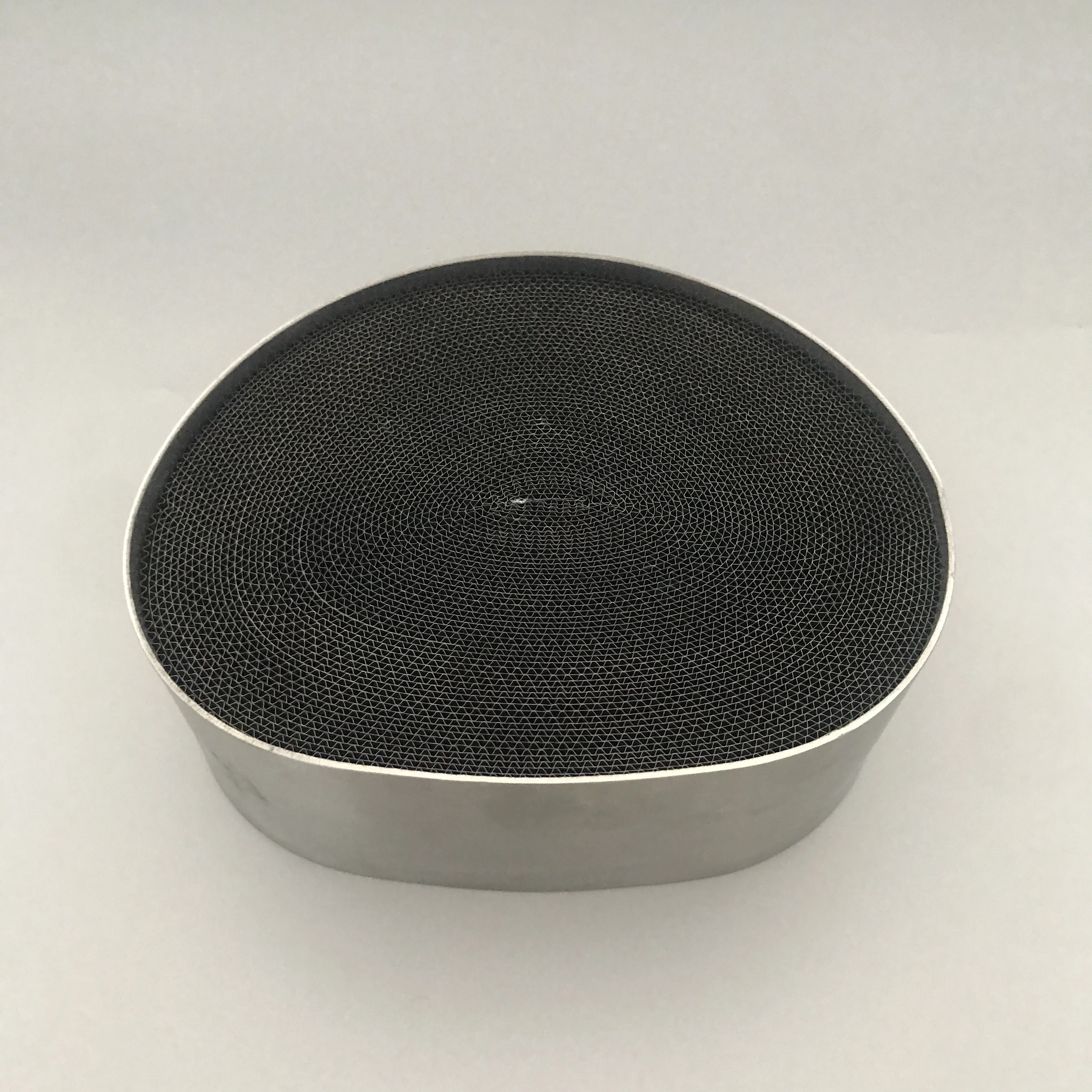 Auto catalyst double-core metal substrate catalyst