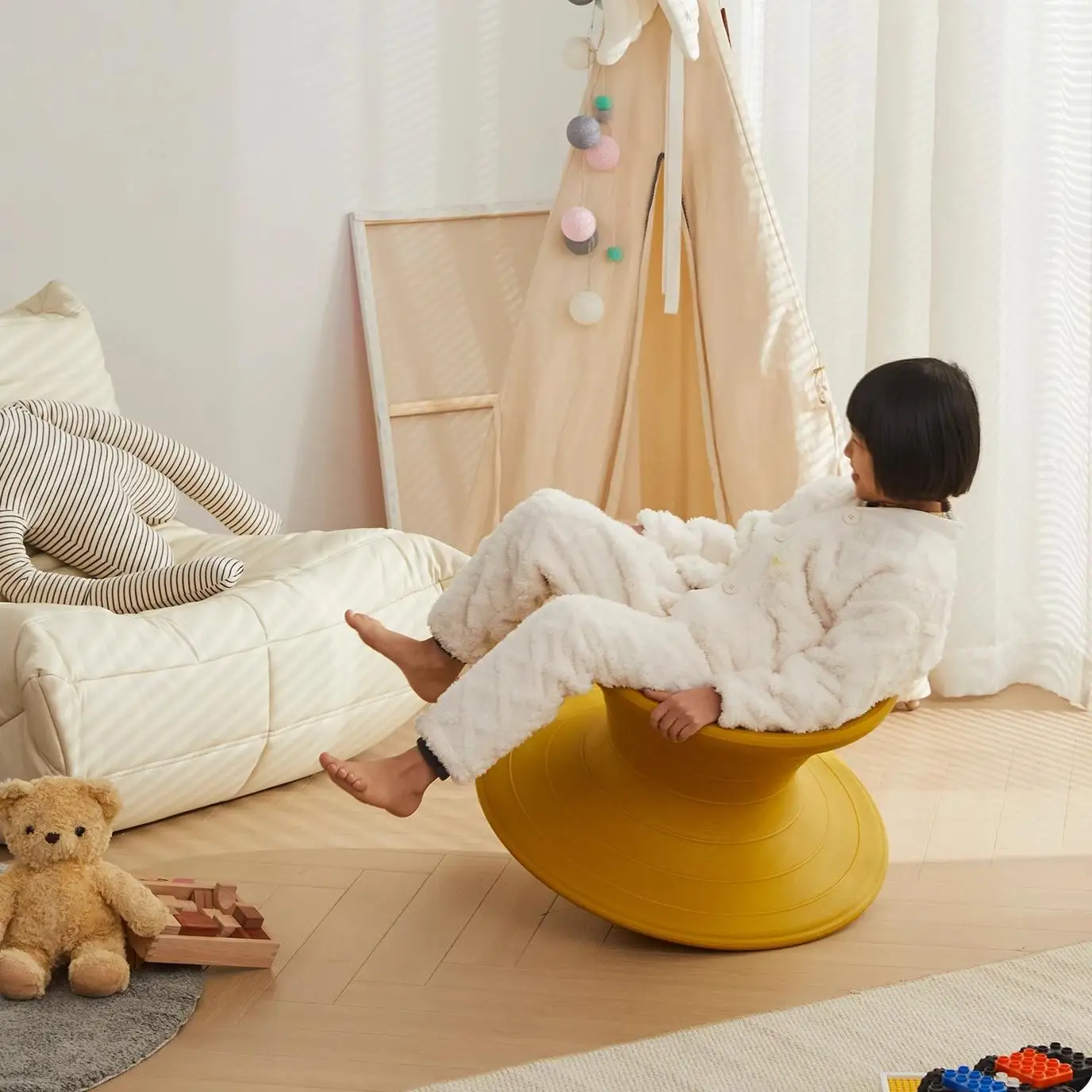 Modern simple creative design living room furniture set environmental protection PE material living room rotating leisure chair