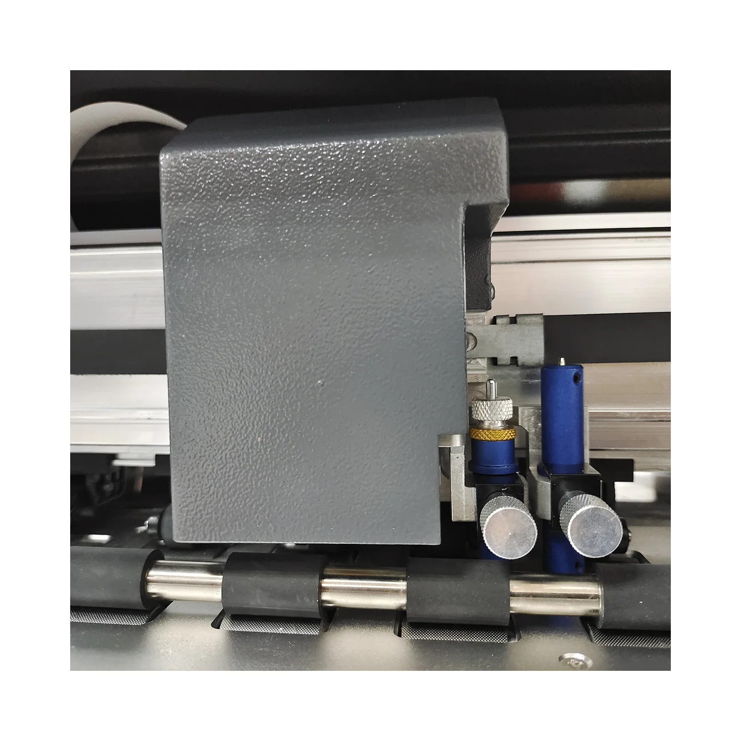 Cheap Vinyl Sticker Cutter die-cutting Plotter servo cutting plotter machine with camera A4 cutting machine with double blade