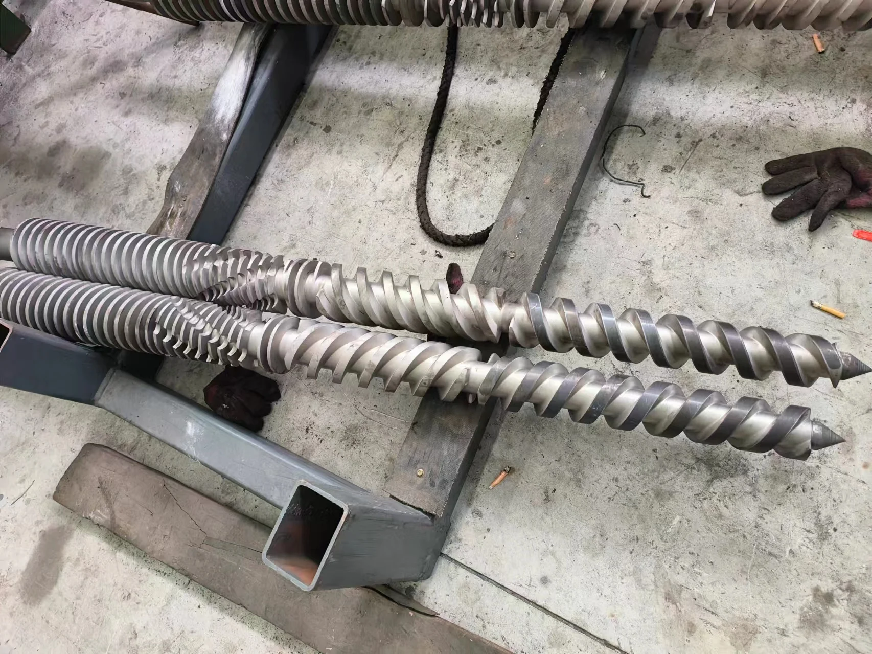 Manufacturer of conical/parallel twin screws