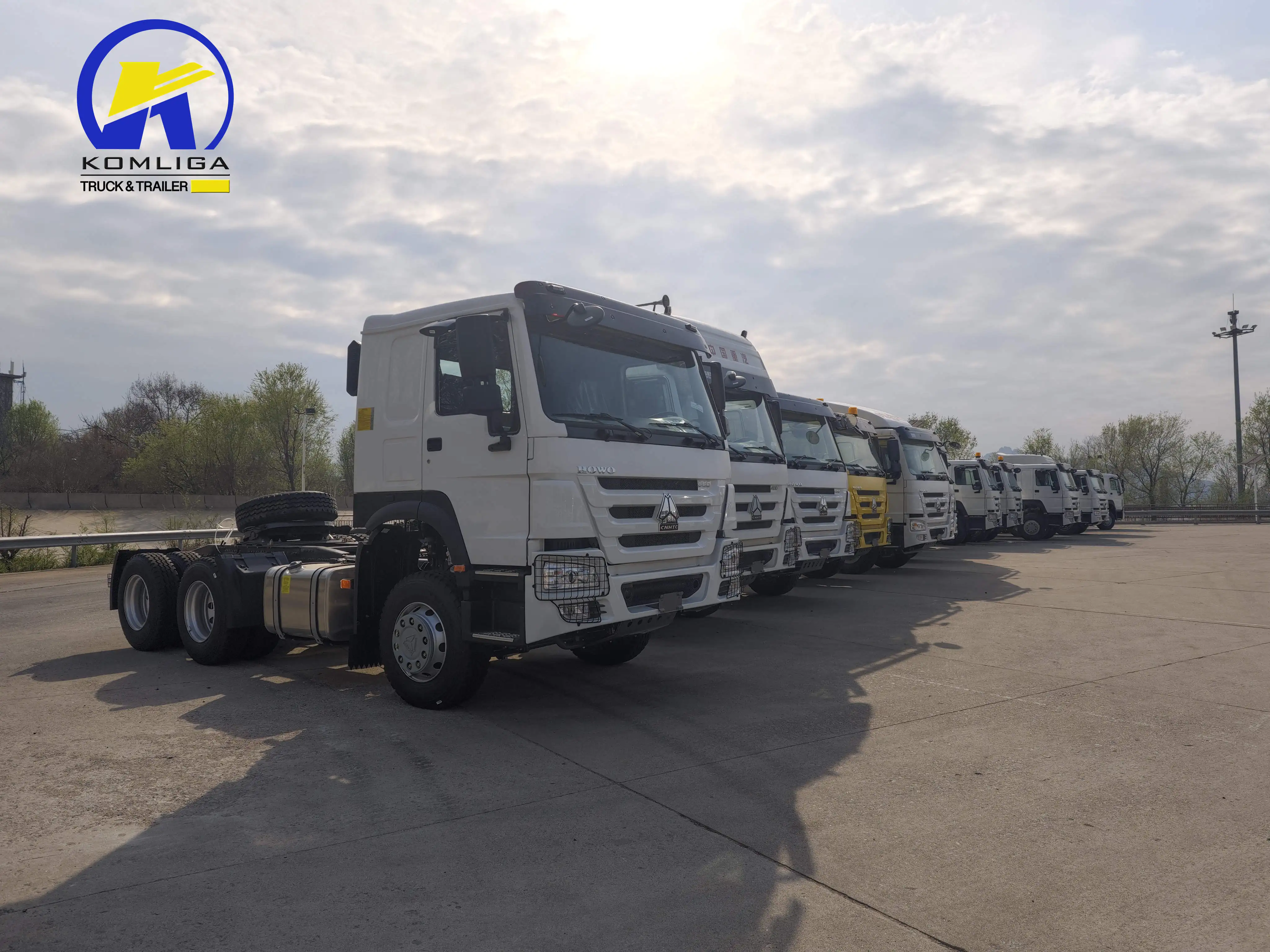 Second hand Sinotruck howo 10wheel trailer tractor head truck prices