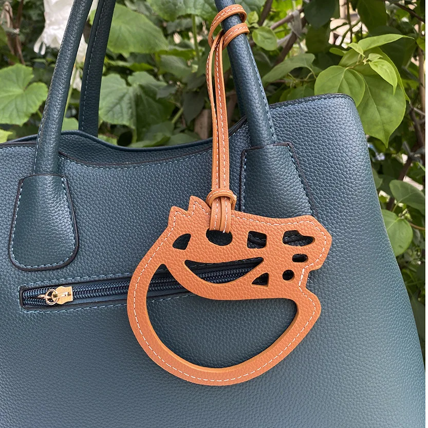 Wholesale PU leather leather horse head bag charm bag decoration Keychain Horse Shape Pendant With Key Chain For Bags