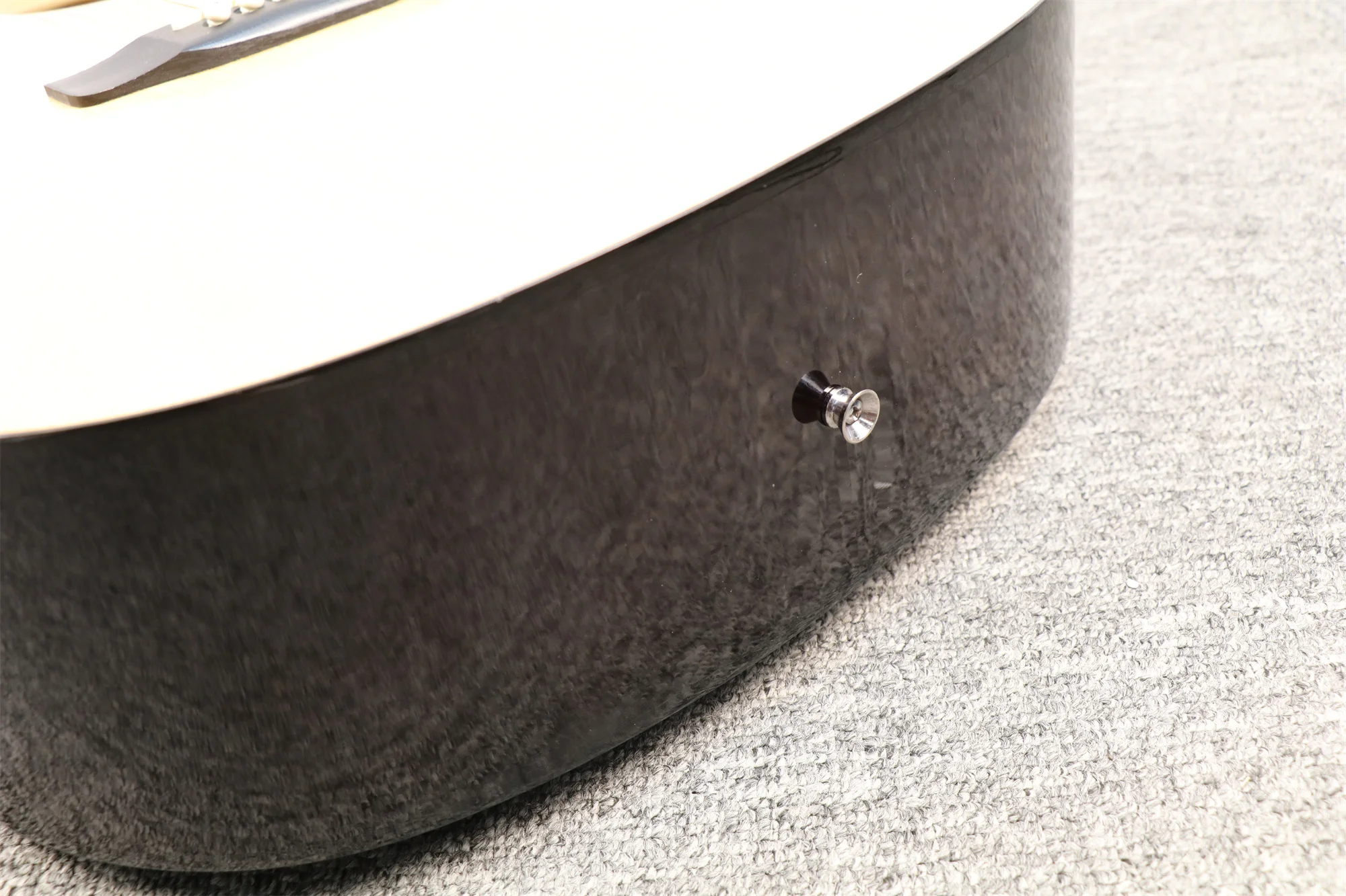 High-Quality  Affordable Entry-Level Acoustic Guitar with Superior Sound Quality