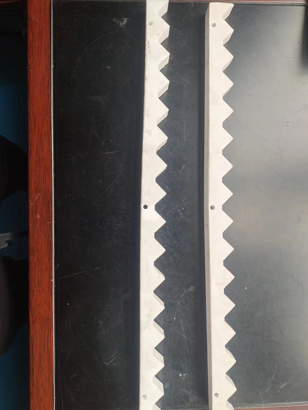 Quality assurance High strength flexible PTFE rack and pinion PTFE sawtooth