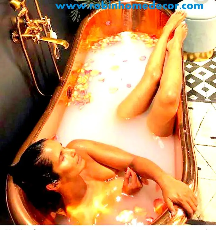 High on Demand Handmade Pure Antique Copper Bathtub for Bath Spa with Rusk free for Worldwide Export from India
