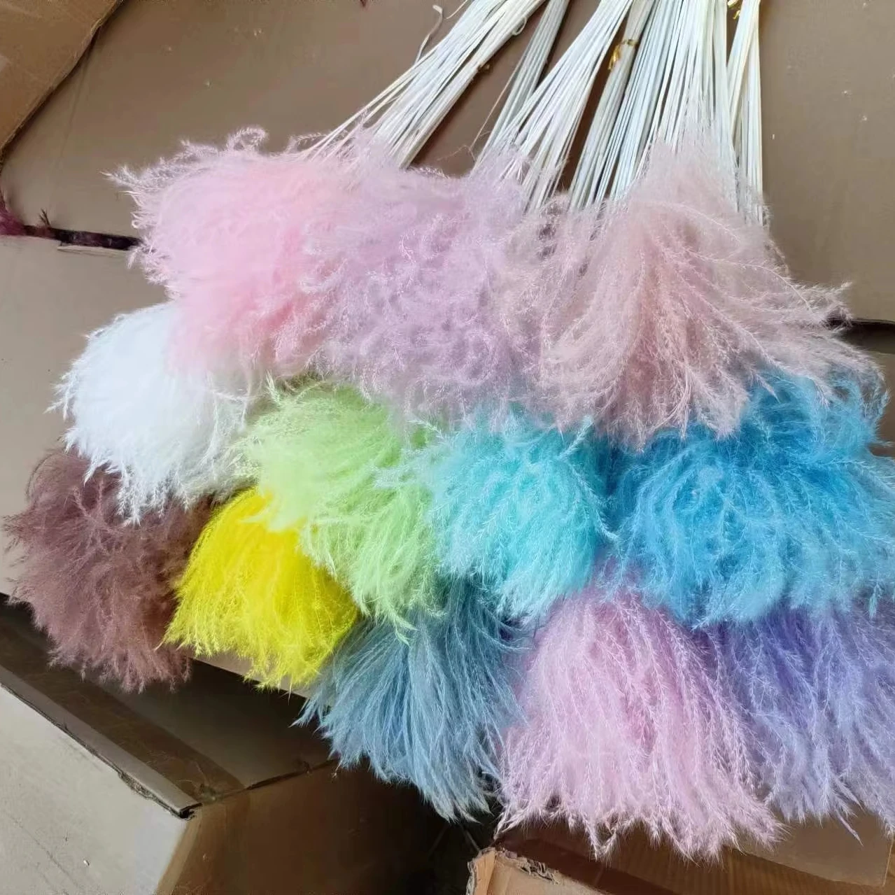 Factory Wholesale Feather Grass Dried Flower Bouquet Home Decoration Flowers
